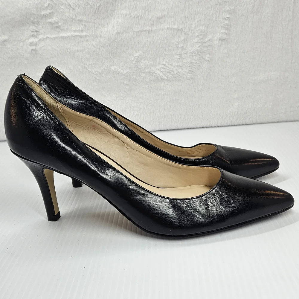 Cole Haan Black Leather Pointed Toe Heels Size 9AA Narrow Classic Pumps